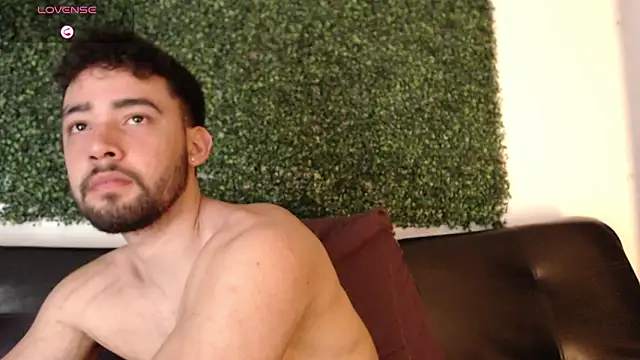 Snapshot of sam_ford_2 chatting on 03-23-26, 01:09 sam ford 2 online show from 03-23-26, 01:09