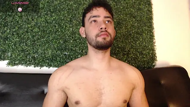 Snapshot of sam_ford_2 chatting on 03-25-26, 12:38 sam ford 2 online show from 03-25-26, 12:38