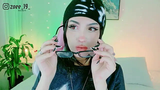 cuteezoe online show from 05-01-26, 04:06