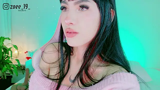 cuteezoe online show from 05-11-26, 03:23