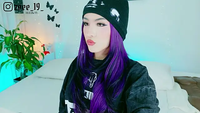 cuteezoe online show from 06-24-26, 03:49
