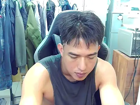 Snapshot of hunterXhan chatting on 03-17-26, 01:47 hunterXhan online show from 03-17-26, 01:47