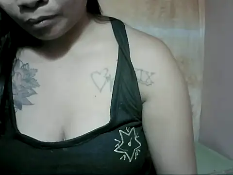 Snapshot of sexymorenapinay_33 chatting on 10-20-25, 12:11 sexymorenapinay 33 online show from 10-20-25, 12:11