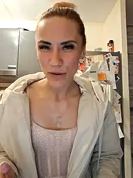 Snapshot of SlimBellaa chatting on 09-21-25, 11:06 SlimBellaa online show from 09-21-25, 11:06