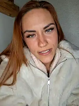 Snapshot of SlimBellaa chatting on 10-10-25, 07:35 SlimBellaa online show from 10-10-25, 07:35