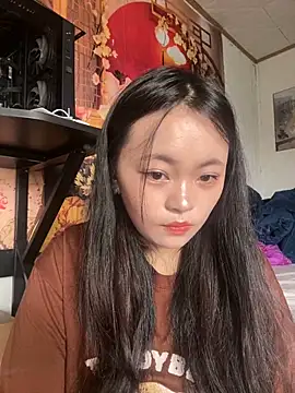 Julia-Elsa online show from 10-15-25, 03:28