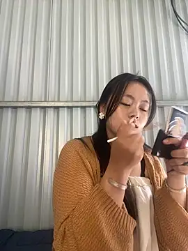 Julia-Elsa online show from 10-18-25, 04:04