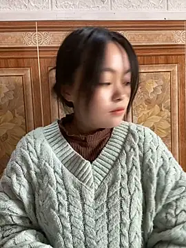 Julia-Elsa online show from 11-04-25, 04:00