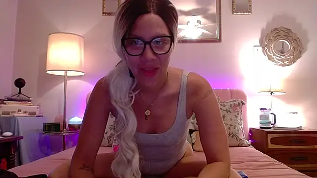 LilaDeliciousXX online show from 11-03-25, 06:25