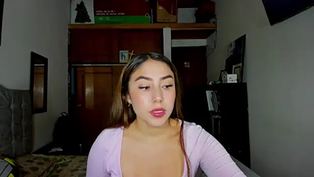 SweetMaddiee  online show from 12-21-25, 07:54