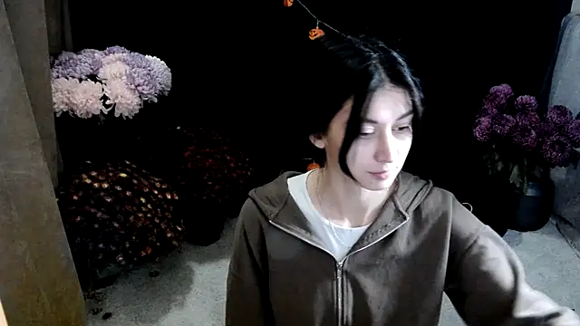 Snapshot of AiryR chatting on 11-05-25, 12:21 AiryR online show from 11-05-25, 12:21