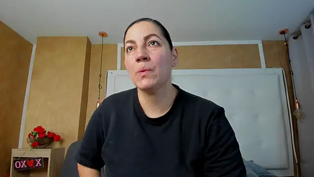 Heidy milf online show from 06-19-26, 08:56