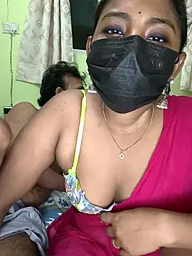 Snapshot of Hot-Sexy-Riya chatting on 09-18-25, 03:47 Hot-Sexy-Riya online show from 09-18-25, 03:47