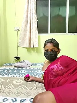 Snapshot of Hot-Sexy-Riya chatting on 09-19-25, 07:03 Hot-Sexy-Riya online show from 09-19-25, 07:03