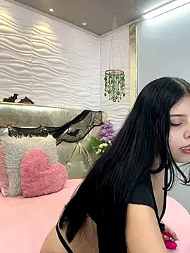 Snapshot of jhade_fox chatting on 10-25-25, 03:36 jhade fox online show from 10-25-25, 03:36