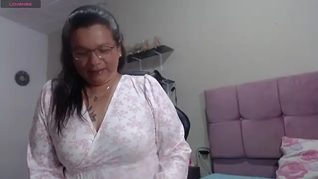 SolVegaNaciente online show from 11-05-25, 03:06