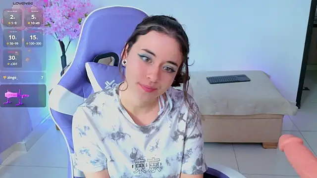 Mia wee online show from 05-09-26, 03:39