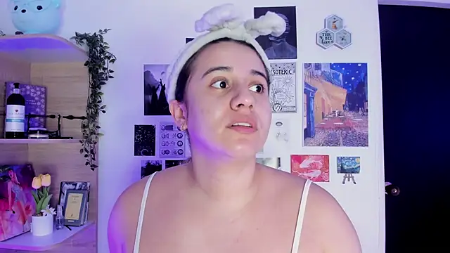 Lana Herondale online show from 10-05-25, 09:02