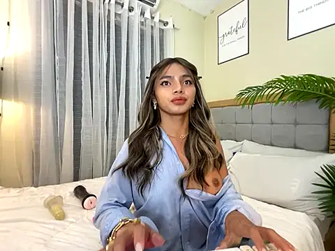 Snapshot of miss_glenda chatting on 10-29-25, 11:06 miss glenda online show from 10-29-25, 11:06