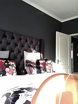 Thick Shawtyy online show from 09-18-25, 02:30