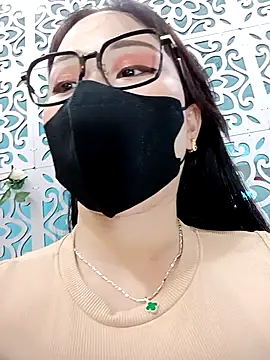 Snapshot of Bonnie-2k chatting on 10-14-25, 08:15 Bonnie-2k online show from 10-14-25, 08:15