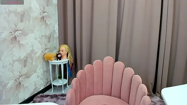 cute luucy online show from 10-15-25, 02:55