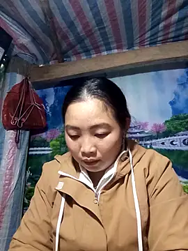 Snapshot of PhamPhung chatting on 03-04-26, 03:01 PhamPhung online show from 03-04-26, 03:01