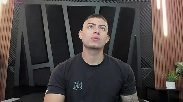 marco garciia  online show from 09-28-25, 02:11