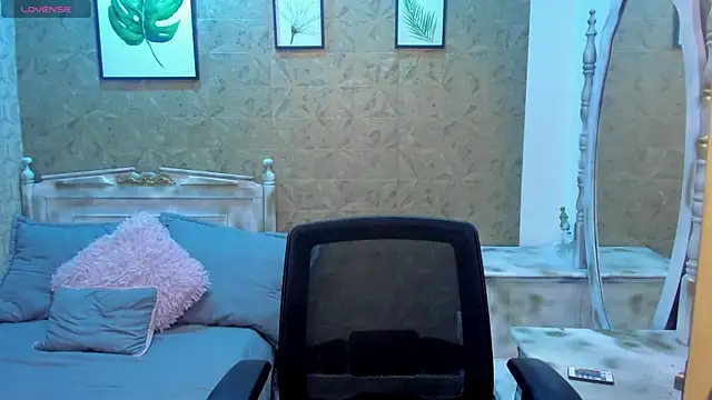 Dali collin online show from 06-26-26, 01:37