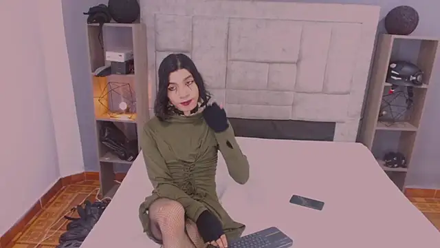 Atley Dolly online show from 06-19-26, 10:46