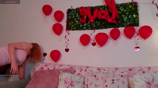 Snapshot of AuraPure chatting on 02-17-26, 07:42 AuraPure online show from 02-17-26, 07:42