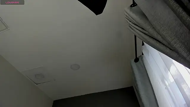 Vela jade online show from 10-15-25, 07:36