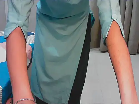 elize   online show from 09-30-25, 04:39