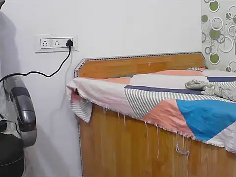 elize   online show from 02-08-26, 02:37