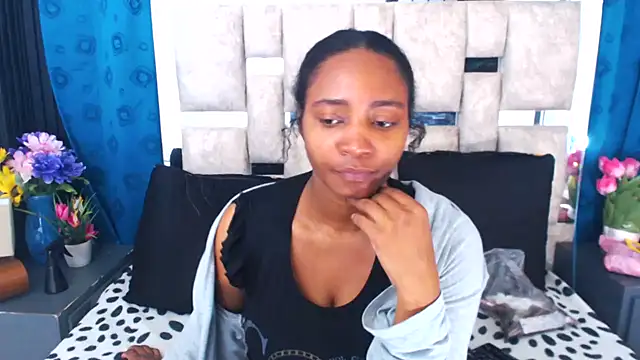 Snapshot of AmbarSmit chatting on 09-18-25, 04:25 AmbarSmit online show from 09-18-25, 04:25