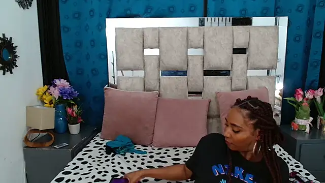 Snapshot of AmbarSmit chatting on 09-29-25, 01:11 AmbarSmit online show from 09-29-25, 01:11