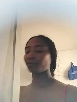 Snapshot of AmbarSmit chatting on 10-12-25, 07:57 AmbarSmit online show from 10-12-25, 07:57