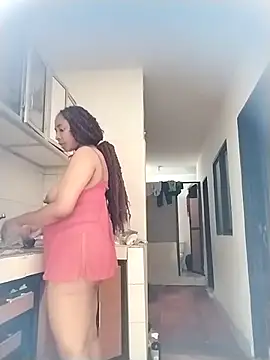 Snapshot of AmbarSmit chatting on 10-28-25, 07:05 AmbarSmit online show from 10-28-25, 07:05