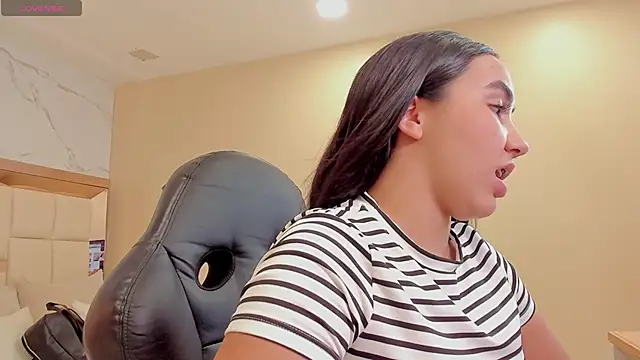 Snapshot of julieta_rosee chatting on 10-07-25, 10:07 julieta rosee online show from 10-07-25, 10:07