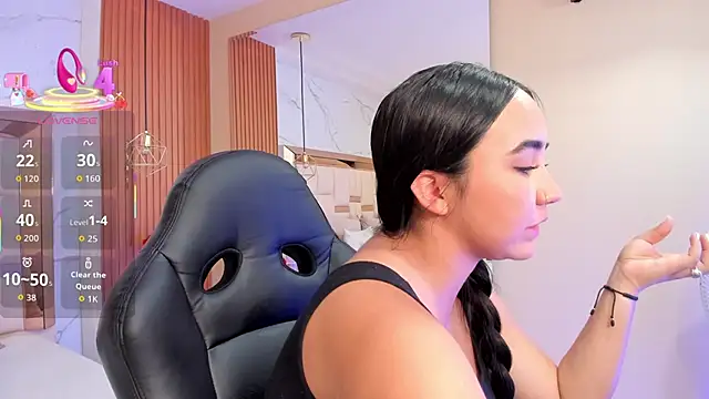 Snapshot of julieta_rosee chatting on 10-27-25, 10:14 julieta rosee online show from 10-27-25, 10:14