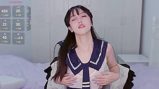 XiaoNana  online show from 10-01-25, 07:58