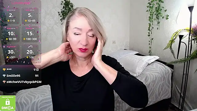 hunters woman online show from 10-11-25, 02:22