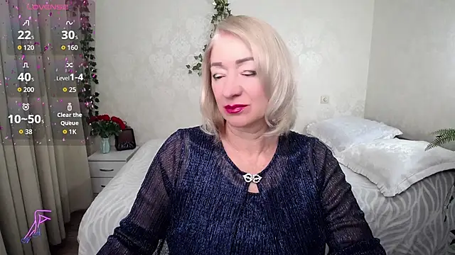 hunters woman online show from 11-21-25, 04:49