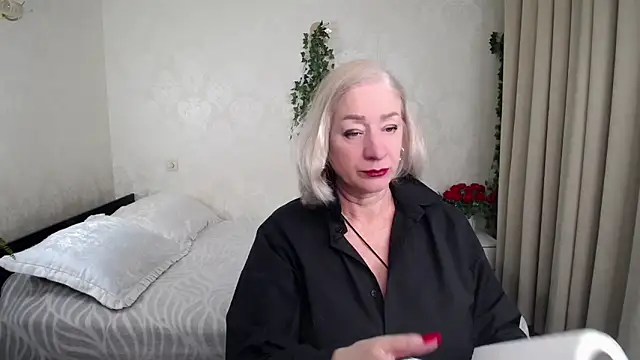 Snapshot of hunters_woman chatting on 02-12-26, 04:57 hunters woman online show from 02-12-26, 04:57