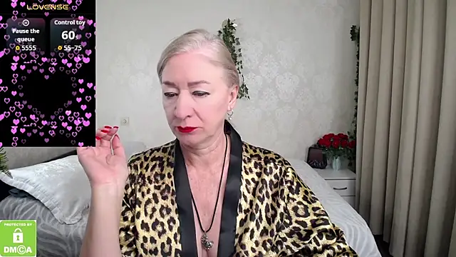 Snapshot of hunters_woman chatting on 02-17-26, 05:15 hunters woman online show from 02-17-26, 05:15