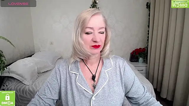 Snapshot of hunters_woman chatting on 03-12-26, 04:46 hunters woman online show from 03-12-26, 04:46