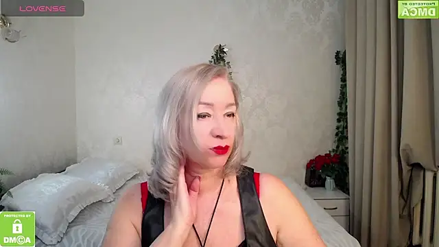 Snapshot of hunters_woman chatting on 03-18-26, 05:05 hunters woman online show from 03-18-26, 05:05