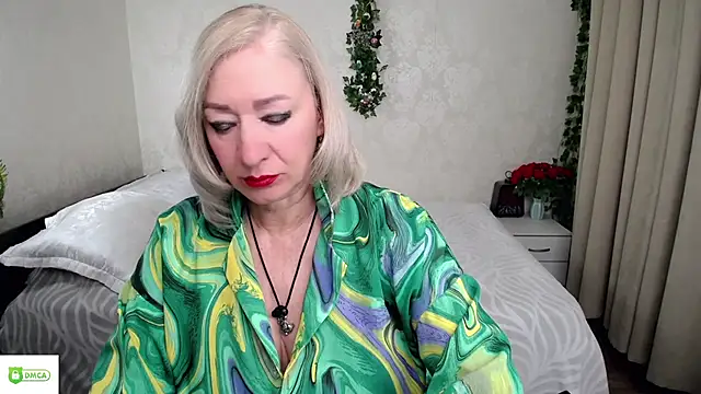 hunters woman online show from 05-13-26, 06:49