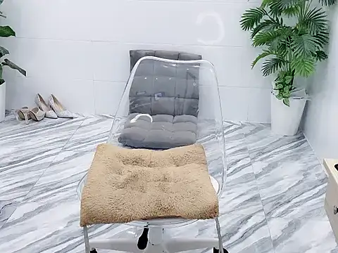 Snapshot of Lyly-2k5 chatting on 10-08-25, 12:08 Lyly-2k5 online show from 10-08-25, 12:08