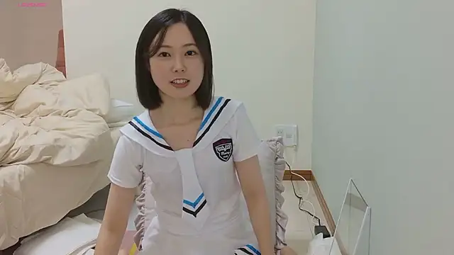 tsumugi 0721 online show from 10-18-25, 08:48